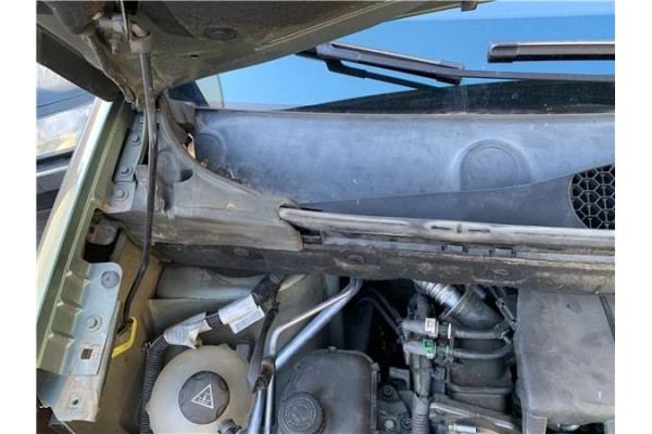 Recambio de torpedo para peugeot partner tepee 1.6 premium referencia OEM IAM 8251EA  