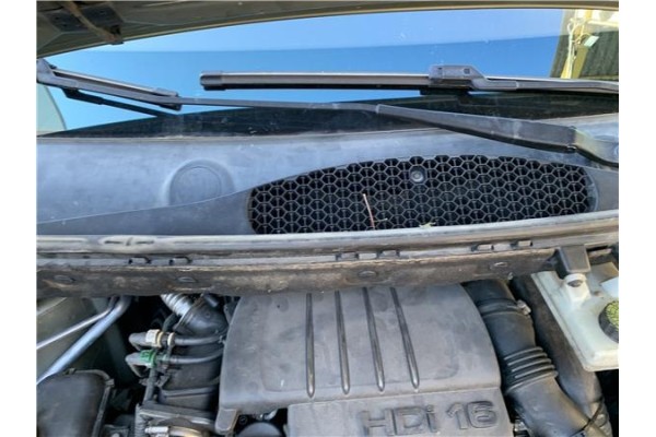 Recambio de torpedo para peugeot partner tepee 1.6 premium referencia OEM IAM 8251EA  