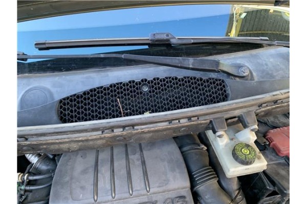 Recambio de torpedo para peugeot partner tepee 1.6 premium referencia OEM IAM 8251EA  