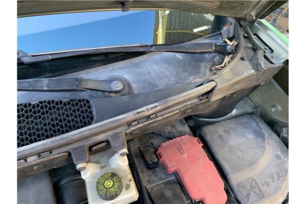 Recambio de torpedo para peugeot partner tepee 1.6 premium referencia OEM IAM 8251EA  