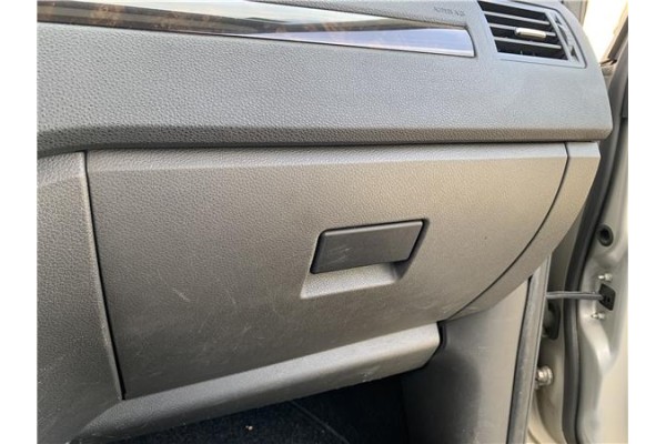 Recambio de guantera salpicadero para ford focus c-max 2.0 tdci referencia OEM IAM 1815144  