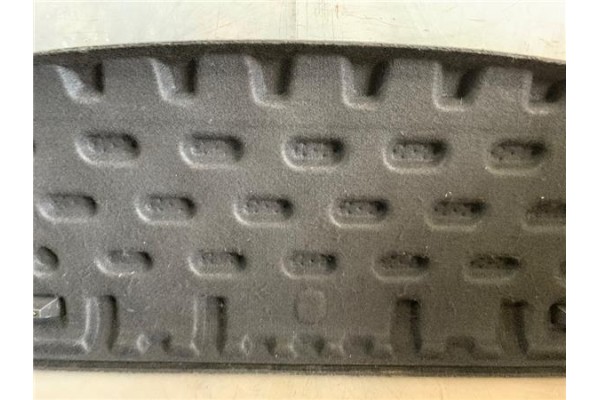 Recambio de bandeja trasero para seat ibiza (6l1) 1.4 16v referencia OEM IAM 6L6867769H  