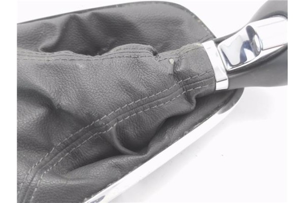 Recambio de pomo palanca cambio para opel astra j berlina 5p 1.6 selective referencia OEM IAM 55565905  