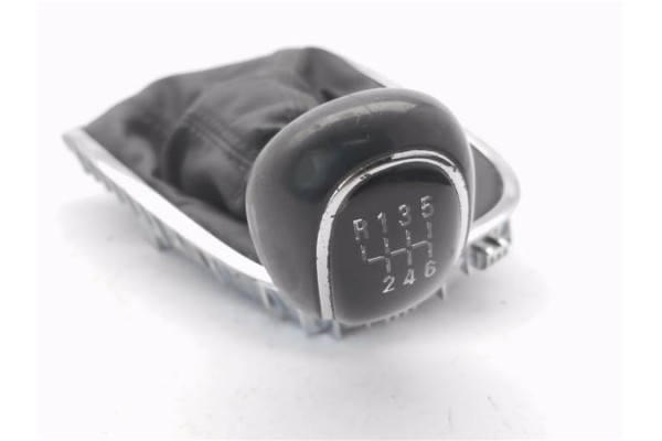 Recambio de pomo palanca cambio para opel astra j berlina 5p 1.6 selective referencia OEM IAM 55565905  