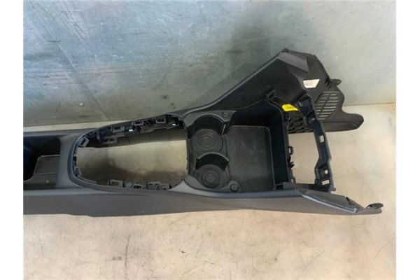 Recambio de embellecedor consola central para kia picanto (ja) 1.0 gdi drive 5mt referencia OEM IAM 84691G6000  