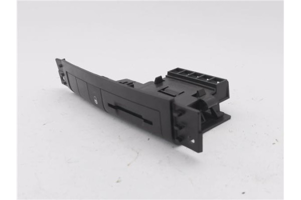 Recambio de boton cierre centralizado para peugeot 207 sw 1.6 hdi referencia OEM IAM 9656713577 FR56713502 