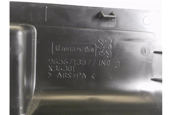 Recambio de boton cierre centralizado para peugeot 207 sw 1.6 hdi referencia OEM IAM 9656713577 FR56713502 