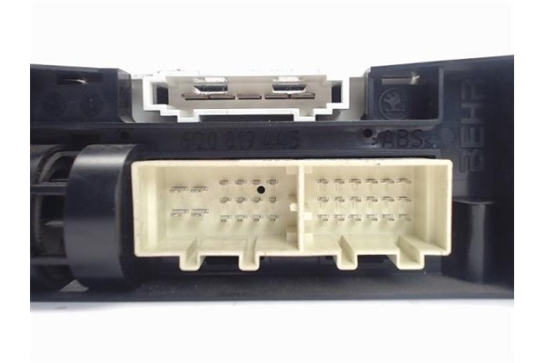 Recambio de mandos calefaccion / a.a. para volkswagen polo iv (9n1) referencia OEM IAM (6Q0820045E) (90151188/0002) 