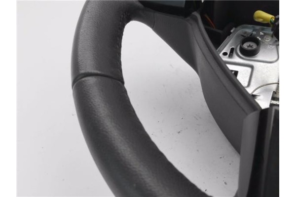 Recambio de volante para opel zafira 1.7 cdti referencia OEM IAM 13326397  