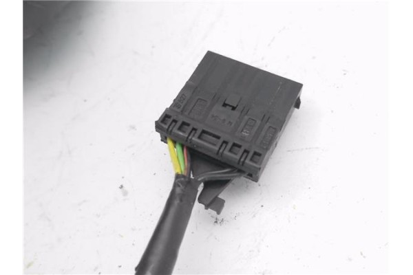Recambio de retrovisor electrico derecho para opel zafira 1.7 cdti referencia OEM IAM 13312860  