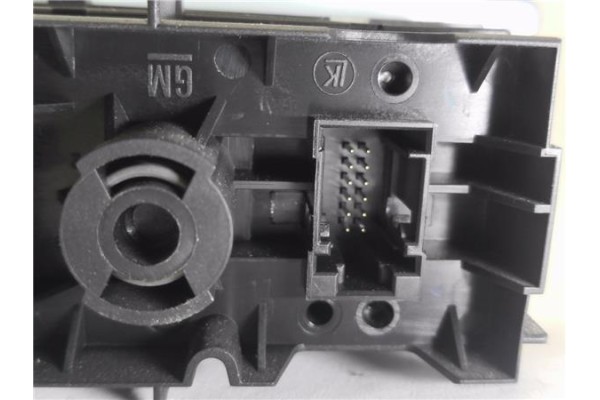 Recambio de mando de luces para opel zafira 1.7 cdti referencia OEM IAM 13205868 4060101 