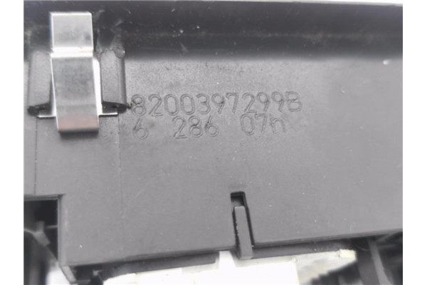 Recambio de mando elevalunas delantero izquierdo para renault laguna ii (bg0) 2.0 dci (bg1t) referencia OEM IAM 8200397299B  