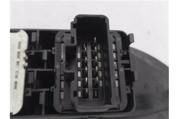 Recambio de mando elevalunas delantero izquierdo para renault laguna ii (bg0) 2.0 dci (bg1t) referencia OEM IAM 8200397299B  