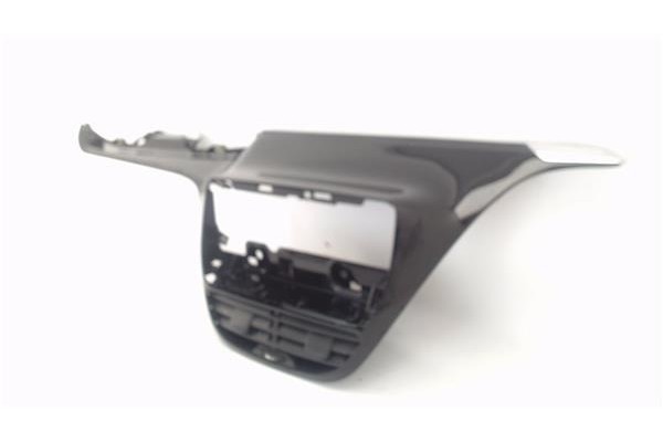 Recambio de embellecedor consola salpicadero para peugeot 208 1.2 access referencia OEM IAM 9673830077 1097753X 