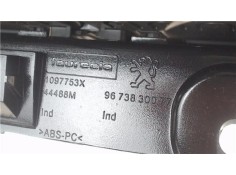 Recambio de embellecedor consola salpicadero para peugeot 208 1.2 access referencia OEM IAM 9673830077 1097753X 