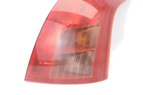 Recambio de piloto trasero derecho para suzuki swift iii (sg) 1.3 ddis referencia OEM IAM 3565062J00  