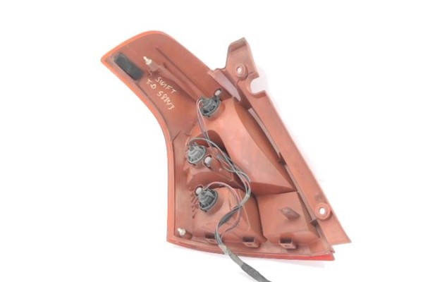 Recambio de piloto trasero derecho para suzuki swift iii (sg) 1.3 ddis referencia OEM IAM 3565062J00  