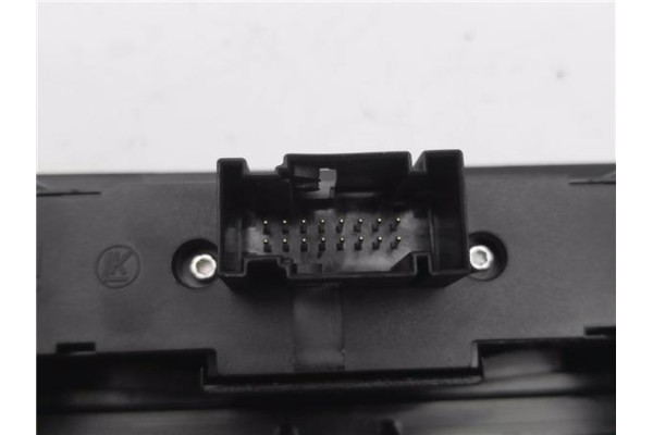 Recambio de embellecedor consola salpicadero para opel zafira 1.7 cdti referencia OEM IAM 13162556  