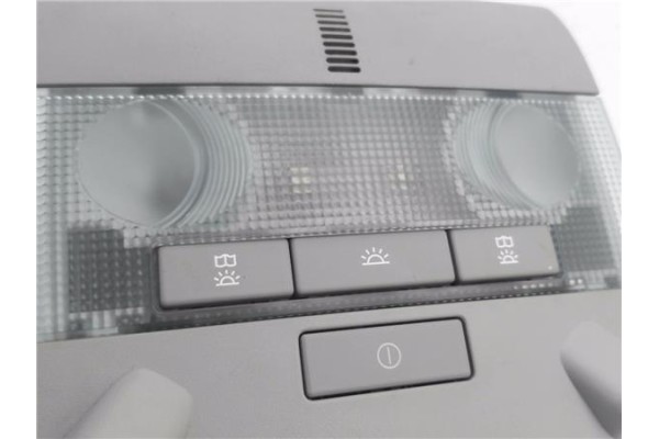 Recambio de luz delantero central techo para opel zafira 1.7 cdti referencia OEM IAM 13142079BY 13166476 