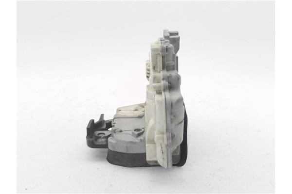 Recambio de cierre electromagnetico trasero izquierdo para audi a3 sportback (8pa) 2.0 tdi ambiente referencia OEM IAM 4F0839015