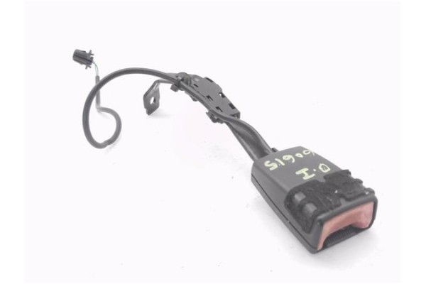 Recambio de anclaje cinturon delantero izquierdo para audi a3 sportback (8pa) 2.0 tdi ambiente referencia OEM IAM 8P0857755D  