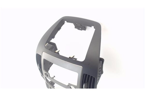 Recambio de embellecedor consola central para hyundai i30 (fd) 1.6 crdi referencia OEM IAM U05F0548  