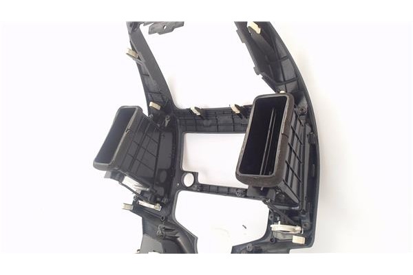 Recambio de embellecedor consola central para hyundai i30 (fd) 1.6 crdi referencia OEM IAM U05F0548  