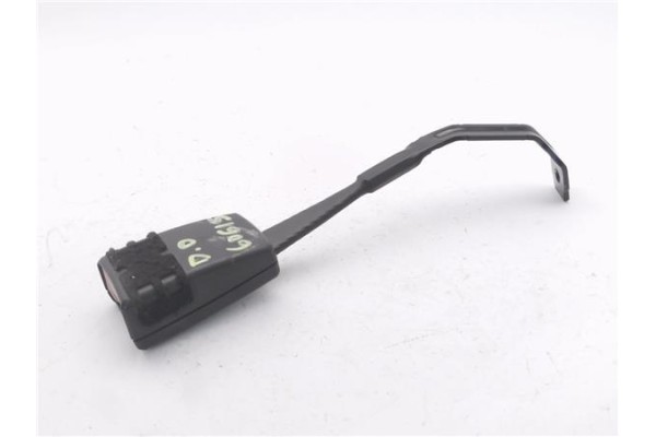 Recambio de anclaje cinturon delantero derecho para audi a3 sportback (8pa) 2.0 tdi ambiente referencia OEM IAM 8P0857756C  