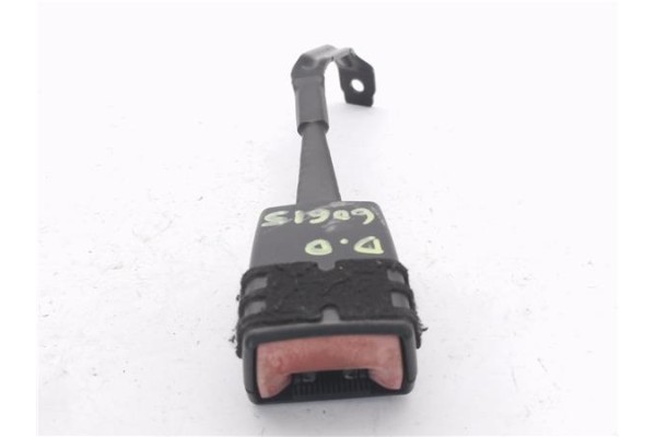 Recambio de anclaje cinturon delantero derecho para audi a3 sportback (8pa) 2.0 tdi ambiente referencia OEM IAM 8P0857756C  