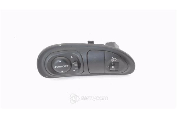 Recambio de mando retrovisor electrico para hyundai lantra berlina (rd) 1.6 i referencia OEM IAM 9353029000 9337029050 