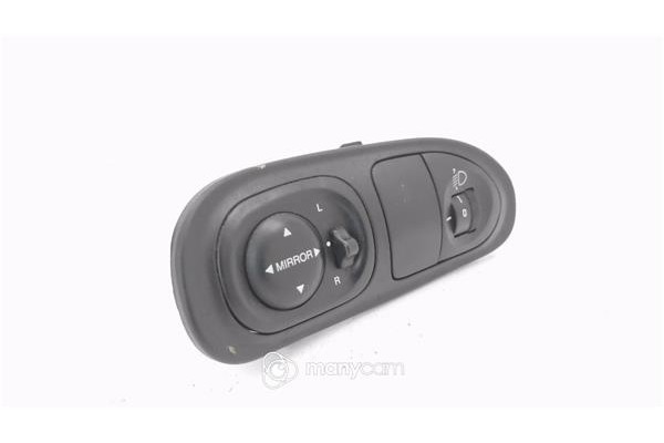 Recambio de mando retrovisor electrico para hyundai lantra berlina (rd) 1.6 i referencia OEM IAM 9353029000 9337029050 