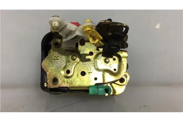 Recambio de cierre electromagnetico trasero derecho para chrysler pt cruiser 1.6 referencia OEM IAM 5067504AB  