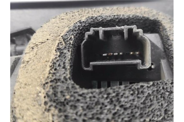 Recambio de piloto trasero derecho para citroen c1 1.0 sx referencia OEM IAM 815500H060  