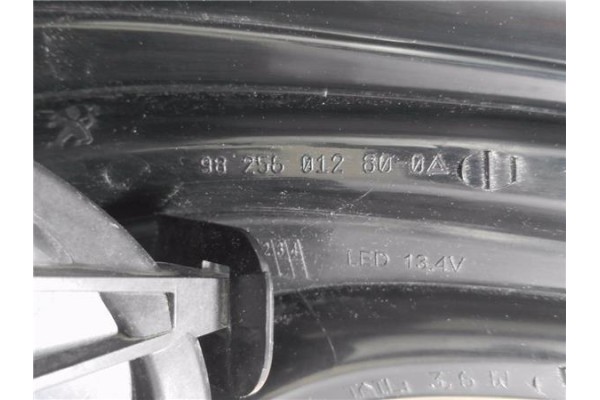 Recambio de piloto trasero izquierdo para peugeot 208 1.2 access referencia OEM IAM 9825601280  