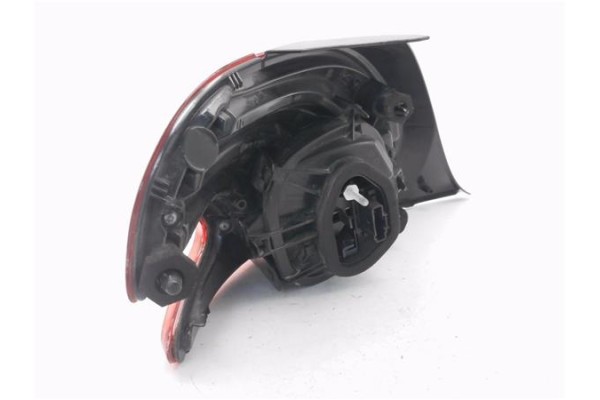 Recambio de piloto trasero derecho para peugeot 208 1.2 access referencia OEM IAM 9825601180  