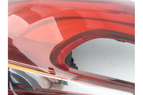 Recambio de piloto trasero derecho para peugeot 208 1.2 access referencia OEM IAM 9825601180  