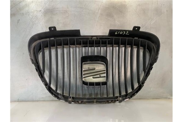 Recambio de rejilla capo para seat altea (5p1) 2.0 tdi 16v referencia OEM IAM 5P0853654  