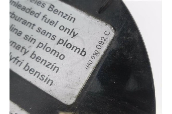 Recambio de tapa exterior combustible para volkswagen polo iv (9n1) 1.4 16v referencia OEM IAM 6Q0010300G 1H0010092C 