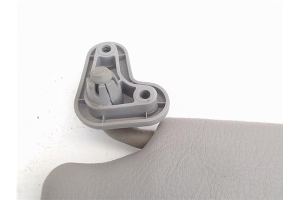 Recambio de parasol derecho para mercedes-benz vito furgón (639) 2.1 111cdi referencia OEM IAM A6398100610  