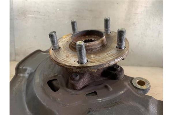 Recambio de mangueta delantero derecha para toyota avensis cross sport (t27) 2.2 premium referencia OEM IAM F38R7 R835 