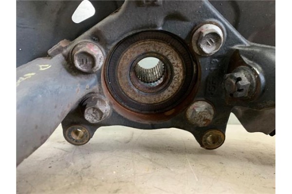 Recambio de mangueta delantero derecha para toyota avensis cross sport (t27) 2.2 premium referencia OEM IAM F38R7 R835 