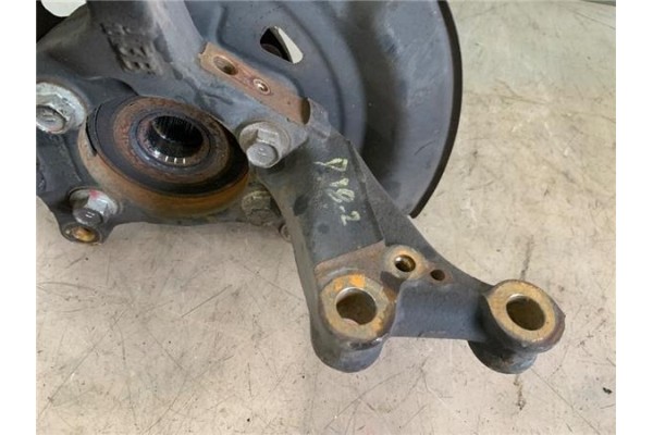 Recambio de mangueta delantero izquierda para toyota avensis cross sport (t27) 2.2 premium referencia OEM IAM 4321205090  