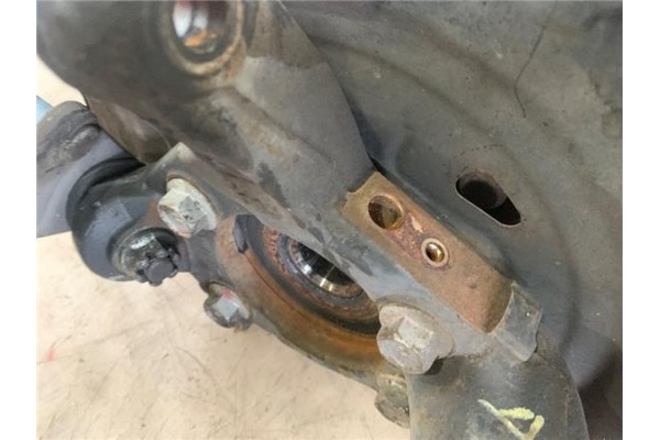 Recambio de mangueta delantero izquierda para toyota avensis cross sport (t27) 2.2 premium referencia OEM IAM 4321205090  