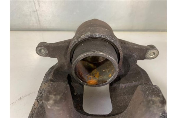 Recambio de pinza freno delantero derecha para toyota avensis cross sport (t27) 2.2 premium referencia OEM IAM 4773005110  