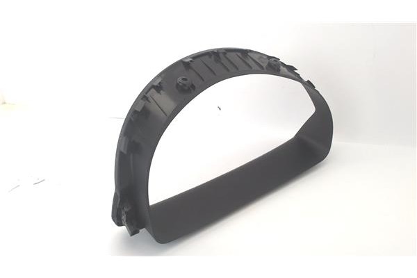 Recambio de embellecedor cuadro instrumentos para hyundai getz (tb) 1.1 básico referencia OEM IAM 848301C500  