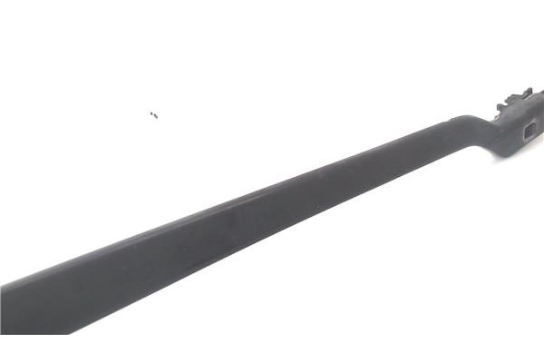 Recambio de brazo limpiaparabrisas delantero izquierdo para toyota avensis cross sport (t27) 2.2 premium referencia OEM IAM 3392
