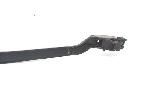 Recambio de brazo limpiaparabrisas delantero izquierdo para toyota avensis cross sport (t27) 2.2 premium referencia OEM IAM 3392