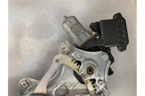 Recambio de mecanismo elevalunas delantero derecho para toyota avensis cross sport (t27) 2.2 premium referencia OEM IAM 85701020
