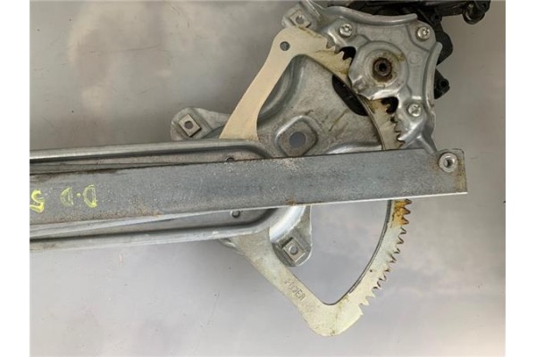 Recambio de mecanismo elevalunas delantero derecho para toyota avensis cross sport (t27) 2.2 premium referencia OEM IAM 85701020