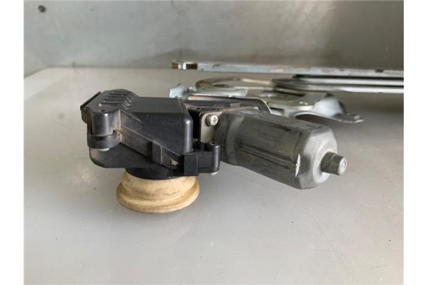 Recambio de mecanismo elevalunas delantero derecho para toyota avensis cross sport (t27) 2.2 premium referencia OEM IAM 85701020